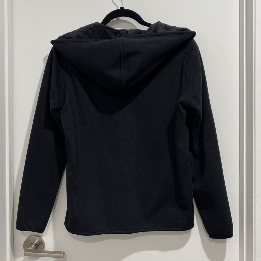 ✨Sold✨ Uniqlo Black Fleece Lined Jacket - Picture 4 of 4